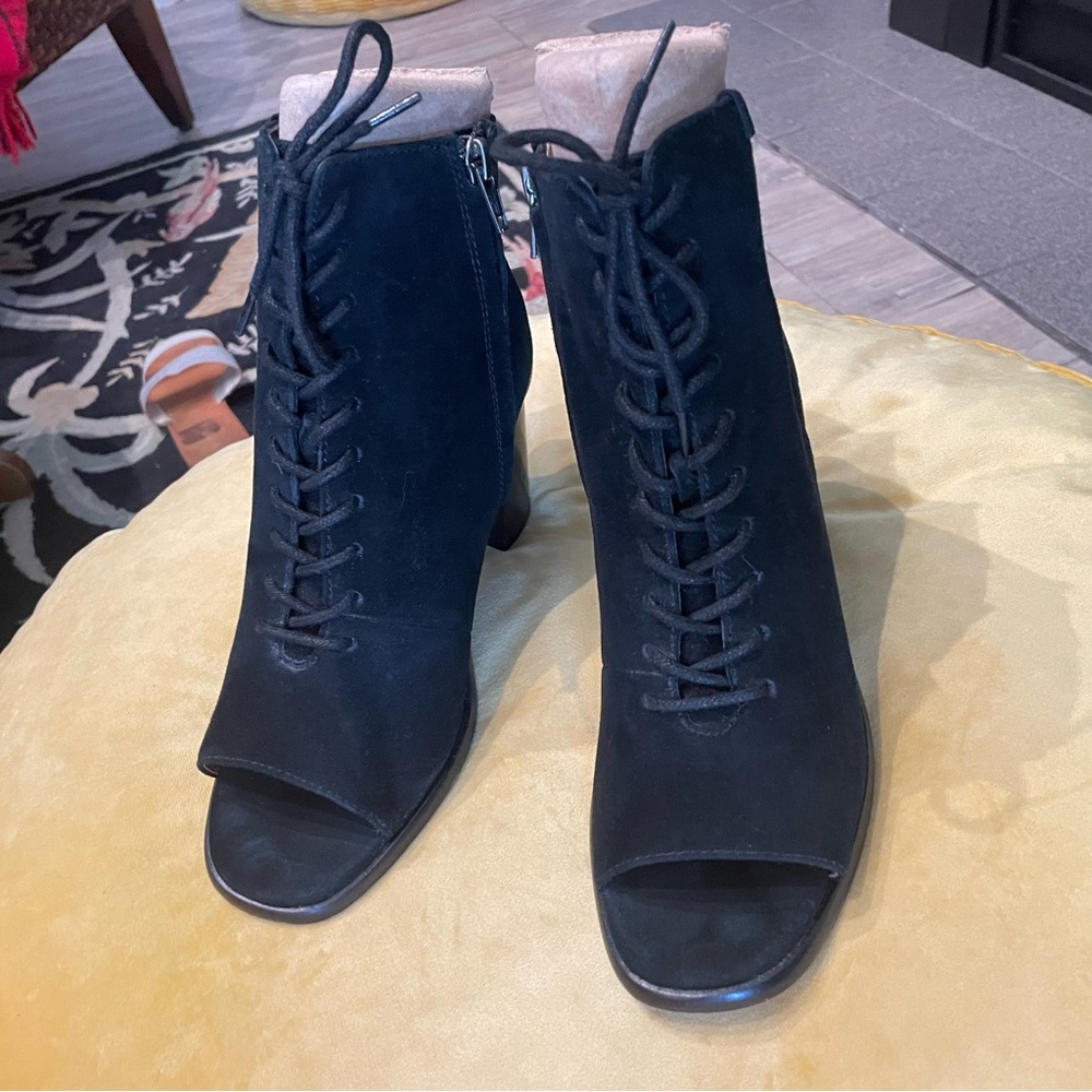 FRYE 6.5 "Amy" Lace Up Peep Toe Boots
